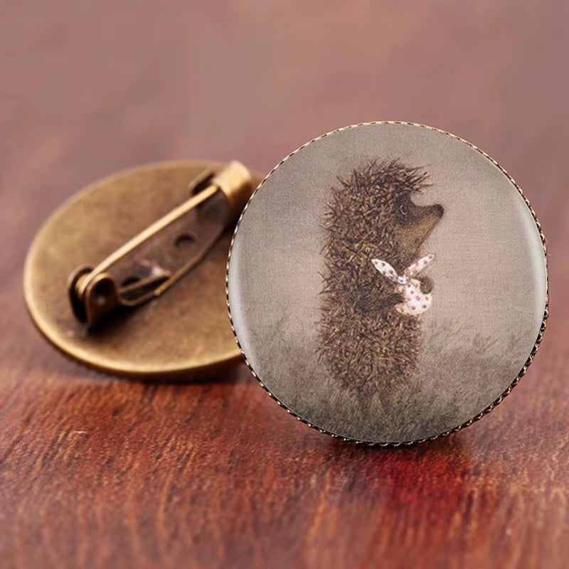 Antique Bronze Plated Vintage Hedgehog Brooch - Elegant Animal Pin for Women, Ideal Gift Choice